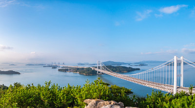 日本冈山县仓市和州山观景台上的濑户大桥。濑户大桥是连接冈山县仓市和香川县堺市的桥梁。