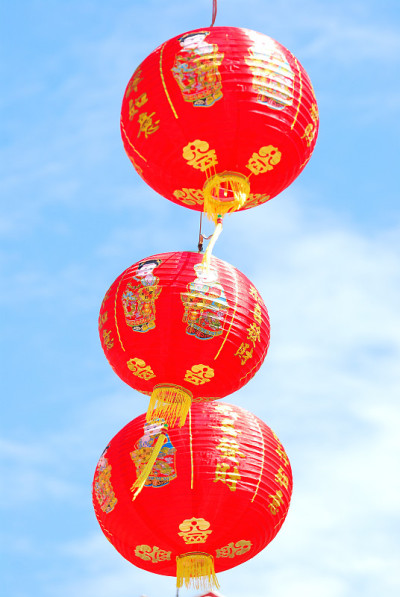 中国大红灯笼高高挂