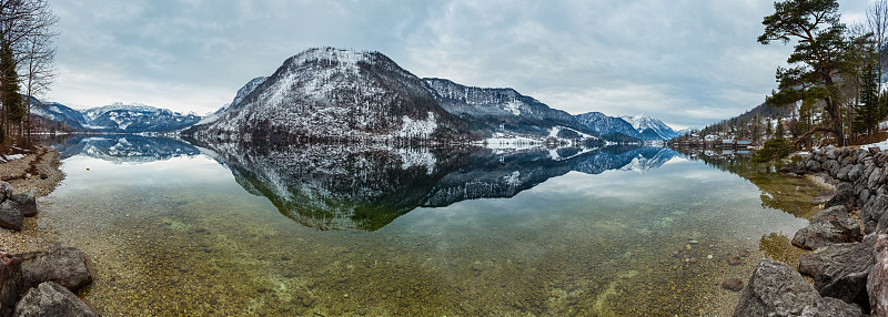 高山冬季湖景