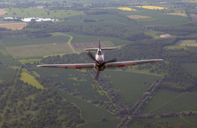 英国战役纪念飞行BBMF Spifire飓风飞行空中