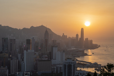 香港维多利亚港，维多利亚港，香港。从香港尖沙咀往外看