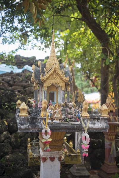 老挝万象wat si muang酒屋