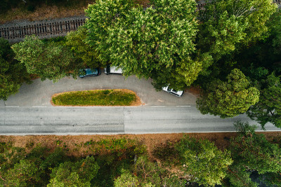 停放在路边的汽车，芬兰Punkaharju