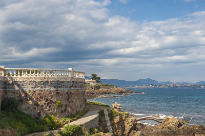 圣艾海湾的海岸景观
