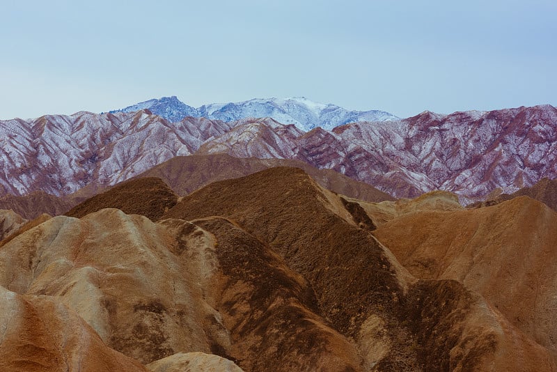 张掖丹霞地貌地质公园的彩虹山