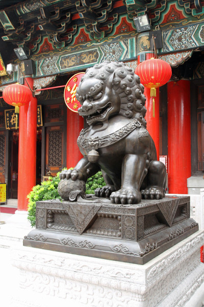 香港黄大仙庙的中国守护狮