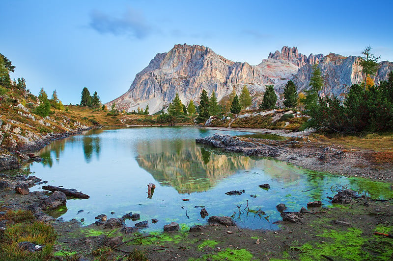 Limides湖和Lagazuoi山，白云岩