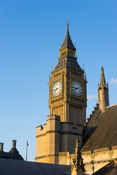英国伦敦的大本钟和威斯敏斯特大教堂