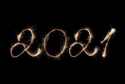 2021年新年用烟花题词。