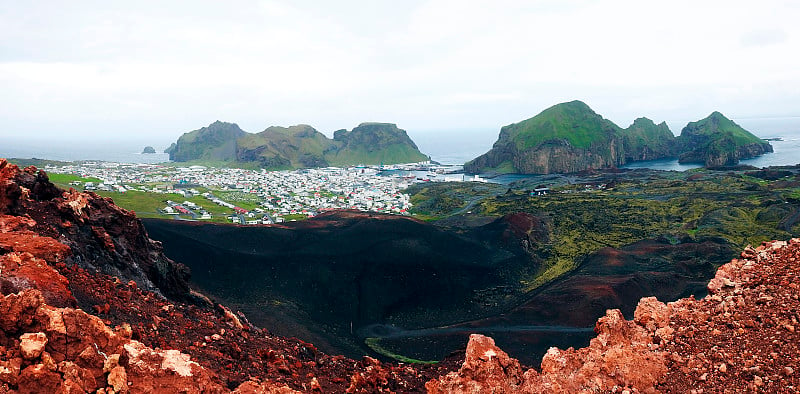 埃尔德费尔火山在维斯特曼岛-冰岛