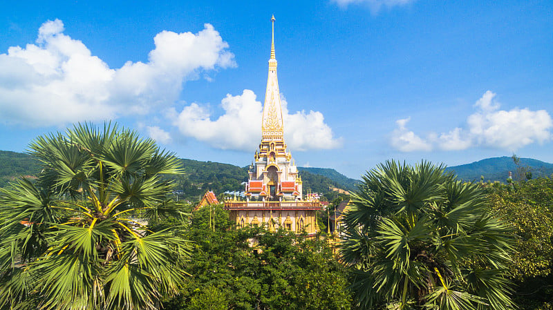 查龙寺是最受游客欢迎的寺庙