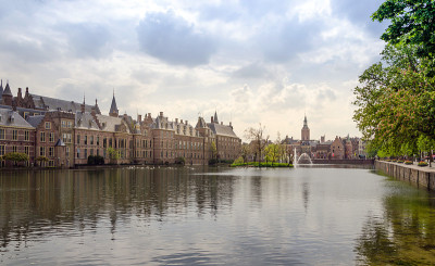 海牙著名的议会大楼Binnenhof。