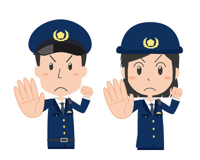男女警察摆好姿势要求停车