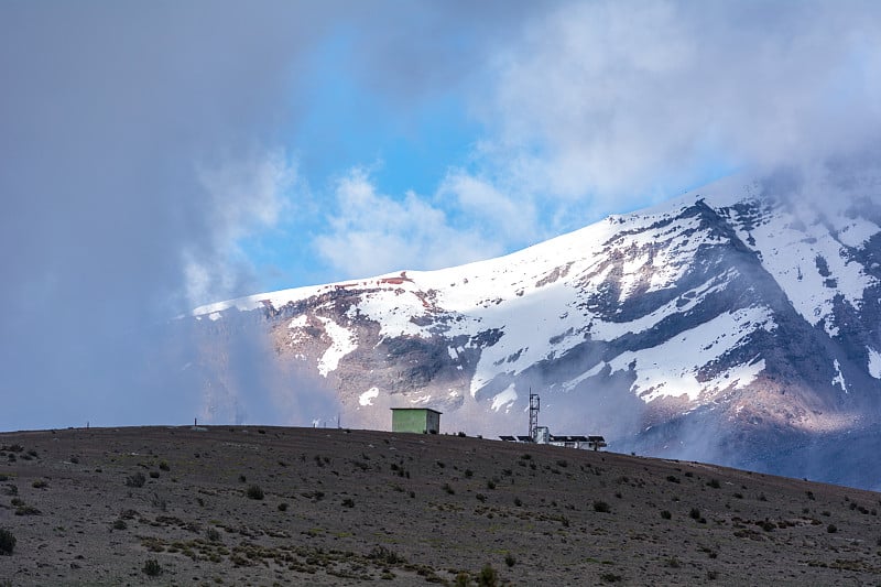 钦博拉索是厄瓜多尔最高的火山和山