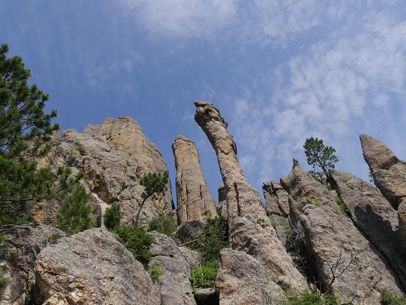 南达科塔州的大教堂尖峰，缝衣针公路