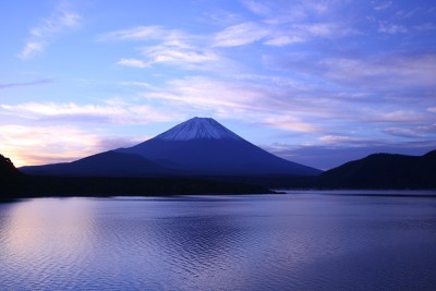 黎明富士山和元津湖