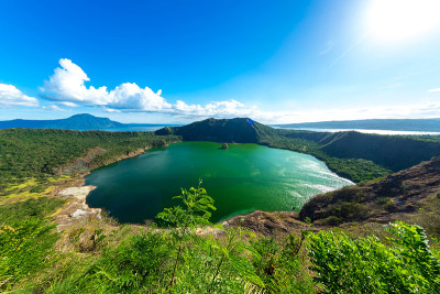 全景图上著名的塔尔火山