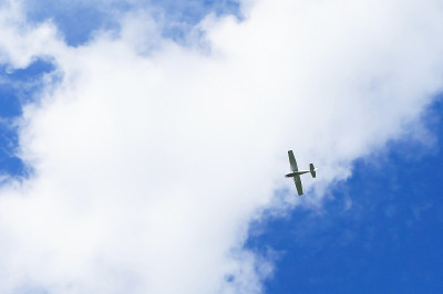小飞机在大天空