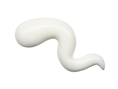 白色化妆品身体乳液样品孤立在白色背景