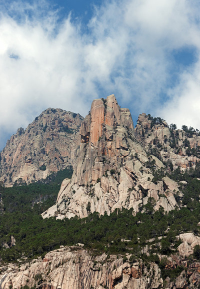 巴韦拉峰
