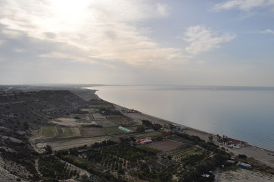 美丽的Agios Ermogenis海滩利马索尔在塞浦路斯