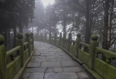中国湖北武当山。那里有许多道教寺庙，