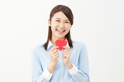 有爱心的亚洲女人
