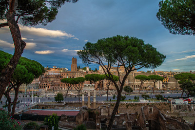 罗马:Campidoglio，罗马市政当局的所在地和俯瞰威尼斯广场的Altare della Pat