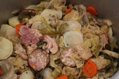 'Potée'白菜和蔬菜炖猪肉