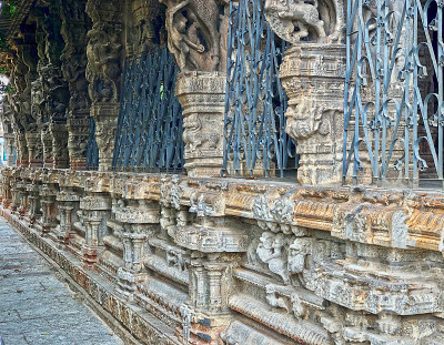 泰米尔纳德邦Kanchipuram古代历史Varadharaja Perumal寺庙的石雕Bas浮雕
