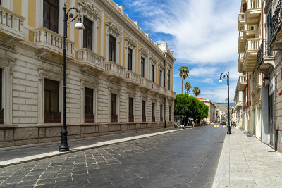 意大利雷焦卡拉布里亚市中心主要的步行街和购物街(Corso Garibaldi)