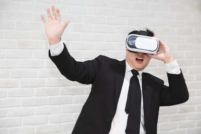 带vr的商人