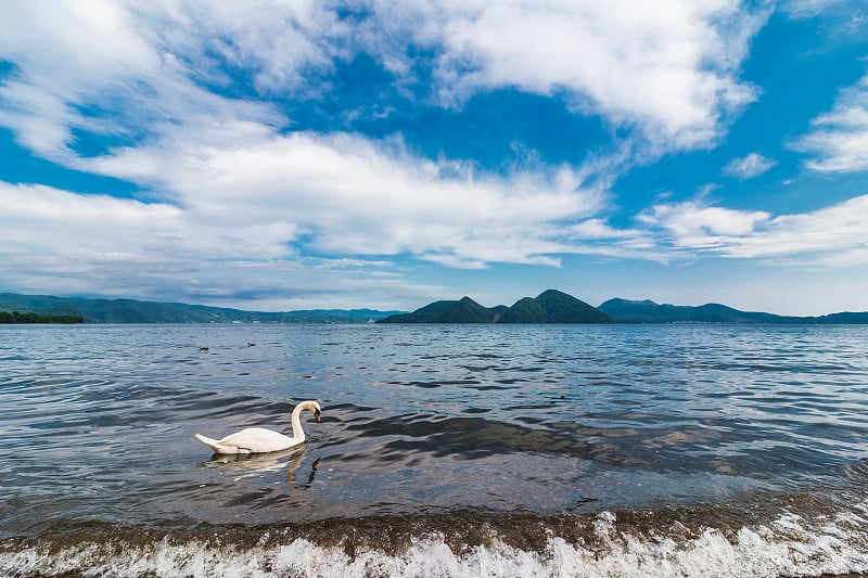 日本北海道的洞屋湖