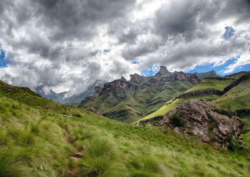 Mkhomazi荒野地区Drakensberge的岩层