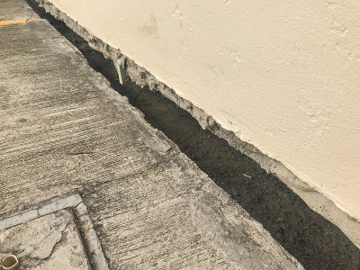 缩小钻孔与建筑物之间的地面沉降间隙