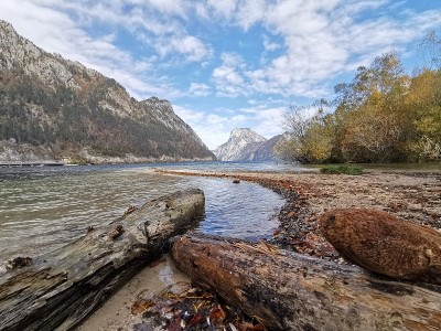 感受湖水和高山的能量