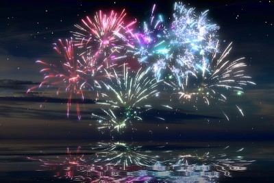 26、美丽的新年快乐烟花在空中映水映