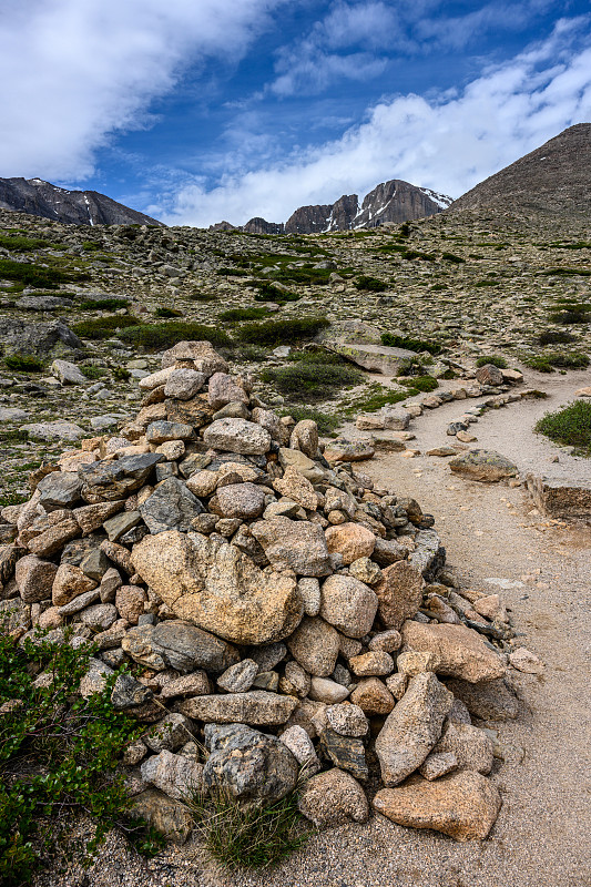 long Peak Boulder Field中的大岩堆