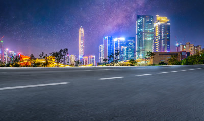 高速公路与现代建筑景观