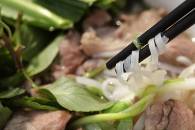 牛肉河粉汤，亚洲面条