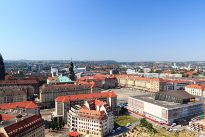 德累斯顿城市景观与广场Altmarkt和教堂Kreuzkirche