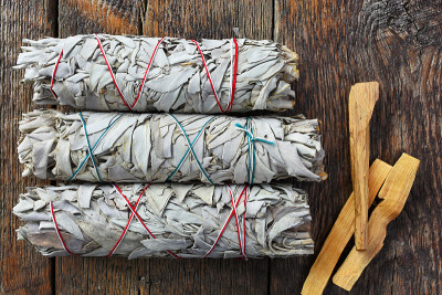 白色鼠尾草涂抹棒