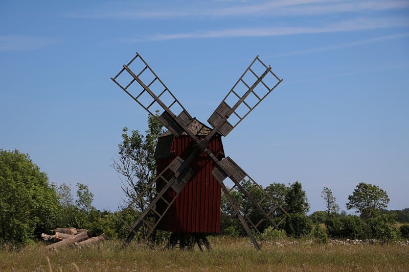 在Öland，瑞典的历史风车