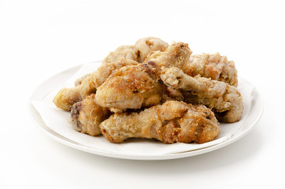 白底香酥炸鸡盘