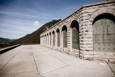 圣安东教堂和Kobarid Ossuary，第一次世界大战卡波雷托纪念馆。