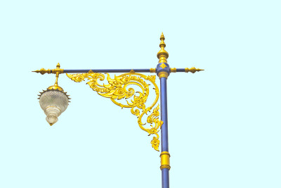 金照明杆
