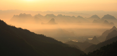 黎明时分的桂林山