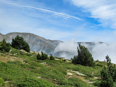 山与云景观，法国比利牛斯附近的Pic du Canigou