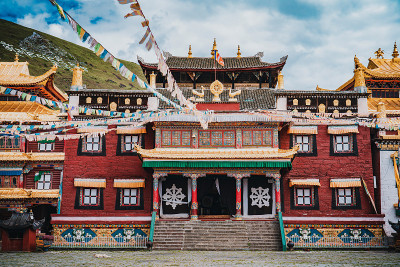 中国四川省甘孜地区萨迦市大公寺的藏传佛教。藏传佛教在大公寺
中国四川省甘孜地区萨迦市大公寺的藏传佛教