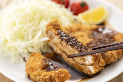 吃猪肉炸肉排